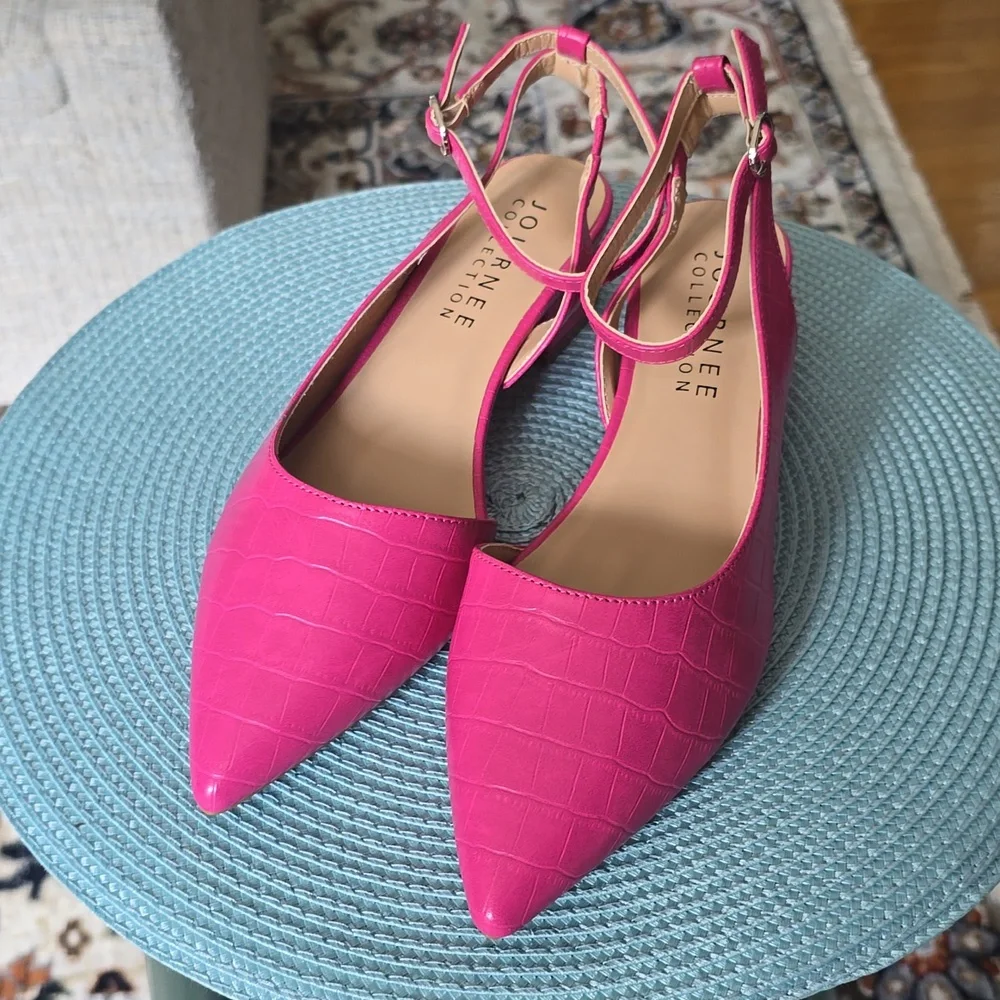 JOURNEE BRAND WOMEN'S MAGENTA SHORT DRESSY LOW HEEL SHOE SIZE 8